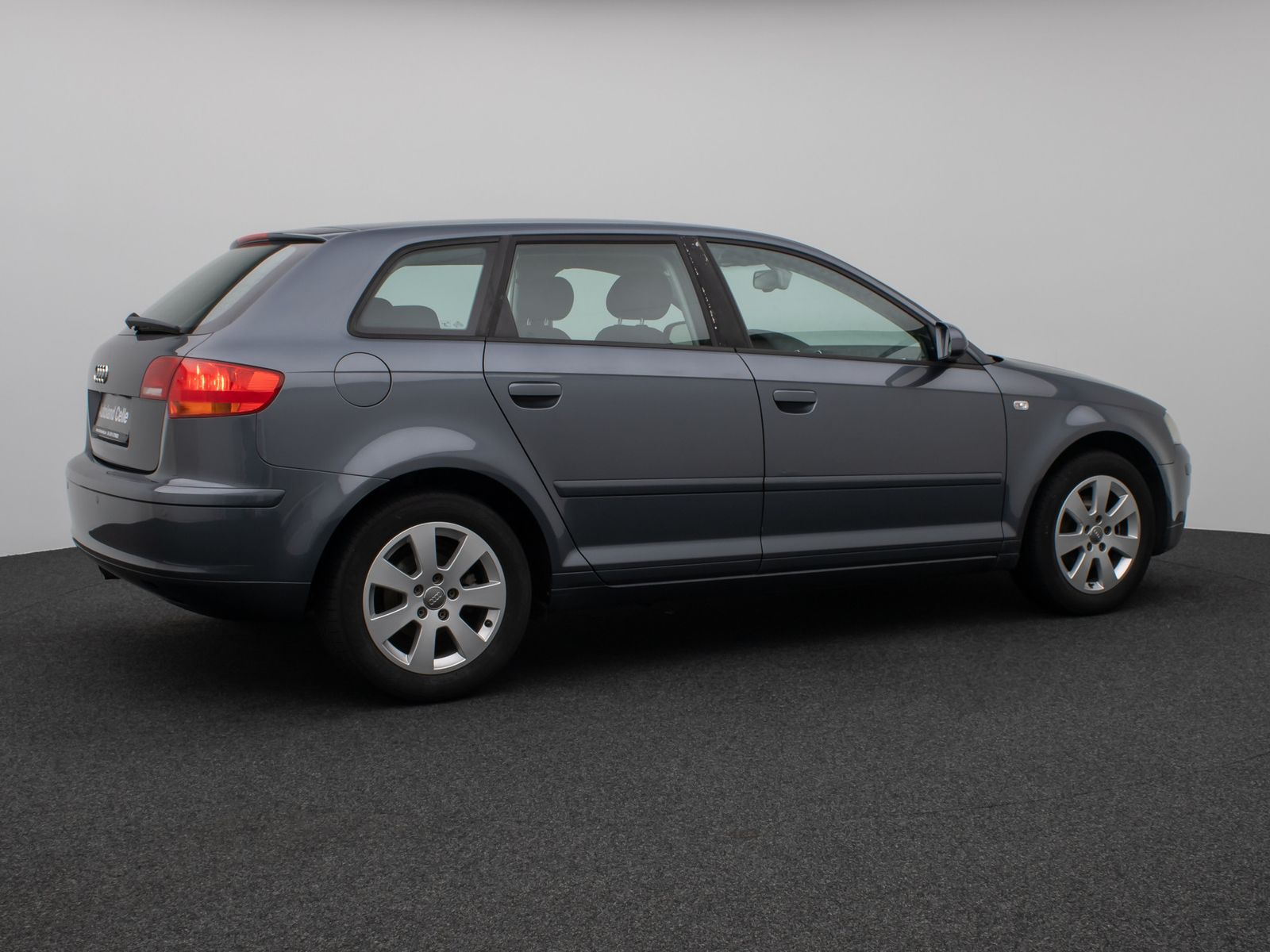 Fahrzeugabbildung Audi A3 Sportback 1.6 FSI Ambiente Sitzhzg PDC Xenon