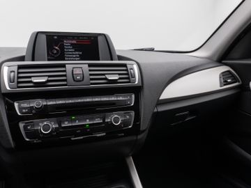 Fahrzeugabbildung BMW 116i Advantage Sitzhzg PDChint. Geschwindigkeit