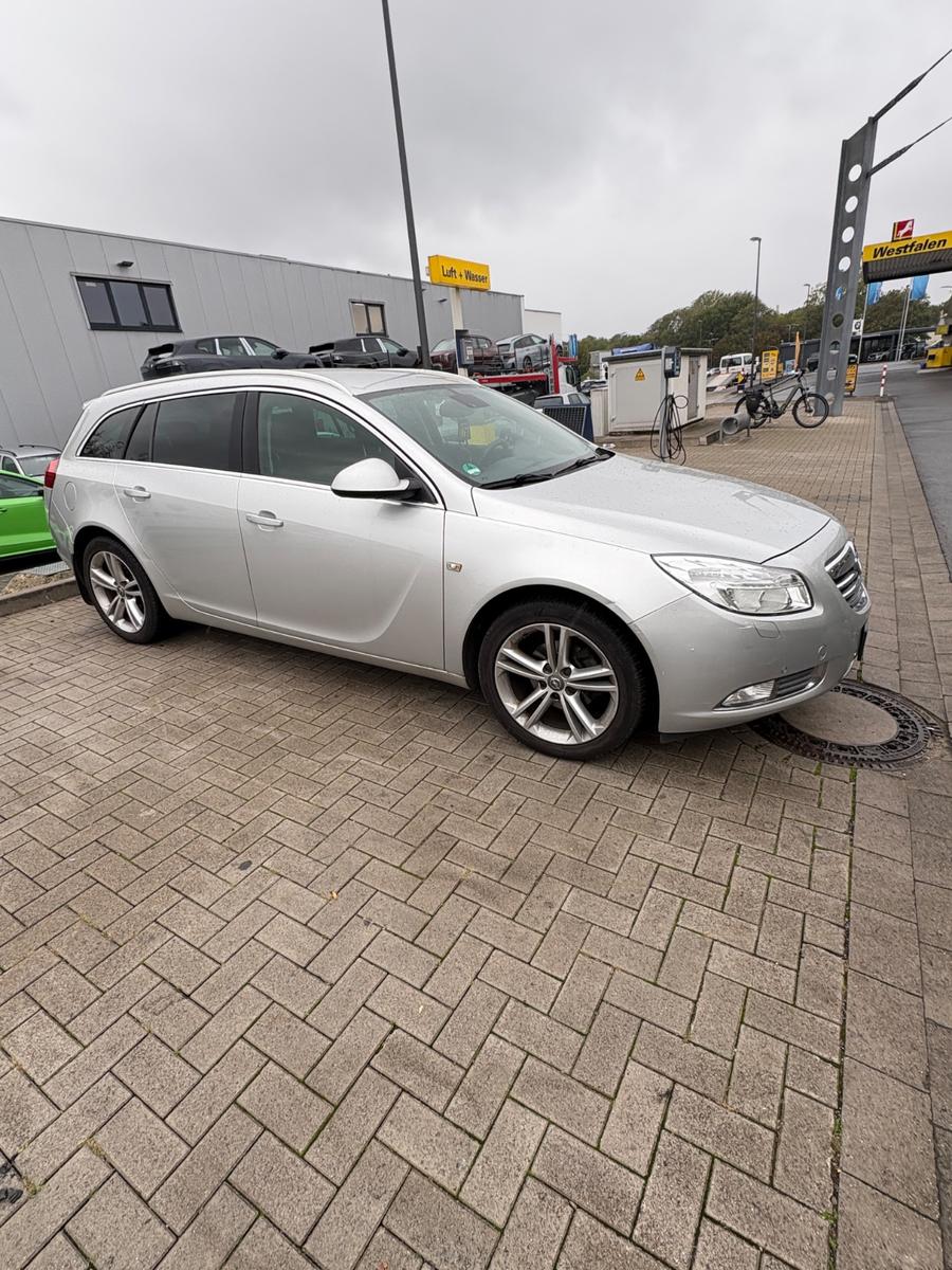 Opel Insignia 2011 — engine 1.956 cm³, 131 HP (96kW)
