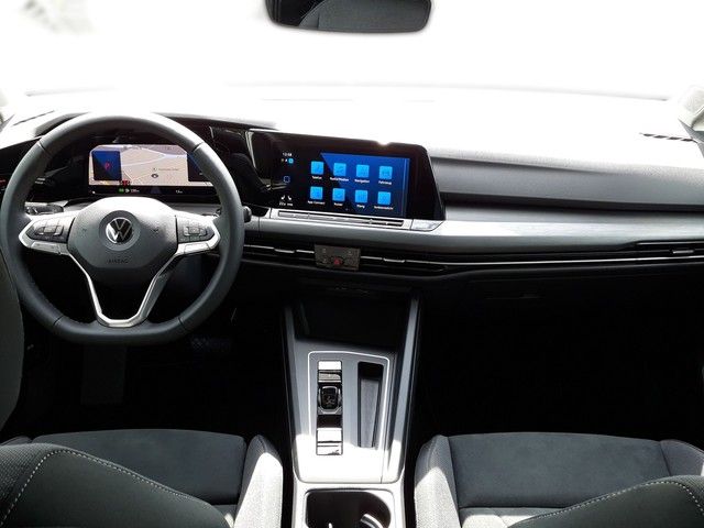 Fahrzeugabbildung Volkswagen Golf VIII 2.0TDI DSG Style NAVI+ACC+PARKLNK+AHK+