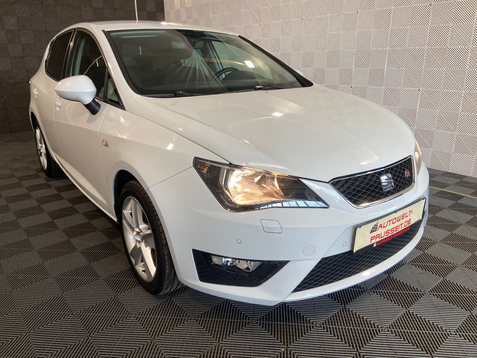 Gebrauchtwagen Seat Ibiza Ibiza*FR-LINE*PDC V+H-SOUND SYS.-NAVI-SHZ-DAB in Horb am Neckar