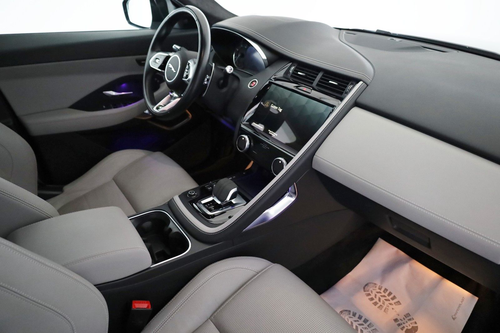 Fahrzeugabbildung Jaguar E-Pace R-Dynamic SE AWD,Navi,Kamera,ACC,AHK+WR