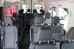 Fahrzeugabbildung Ford Transit Bus 2.0 EcoBlue Limited 460 L4 17-SITZER