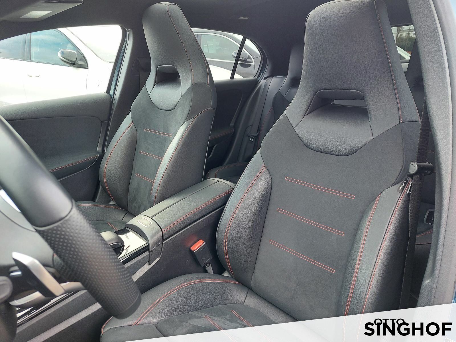 Fahrzeugabbildung Mercedes-Benz A 250 4matic AMG Pano+Night+LED+Rü Kam+Ambiente+