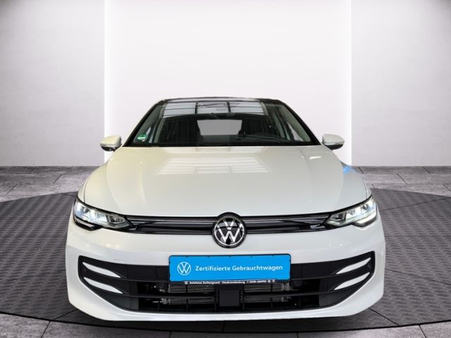 Fahrzeugabbildung Volkswagen Golf 1.5 eTSI DSG LIFE PANORAMA NAVI GJR HUD