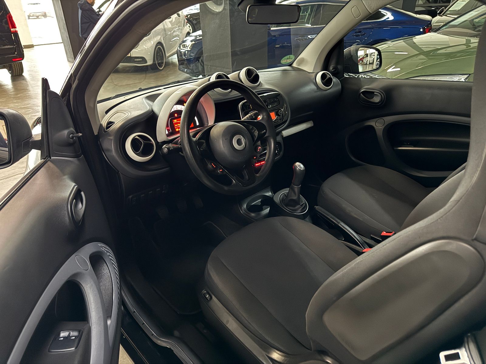 Fahrzeugabbildung Smart ForTwo Coupe 52 KW FACELIFT TEMPOMAT KLIMA SHZT