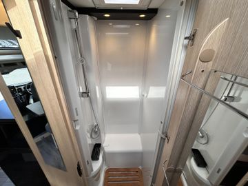 Sunlight Adventure T Ford 670S Combi 6E Hubbett Autom.