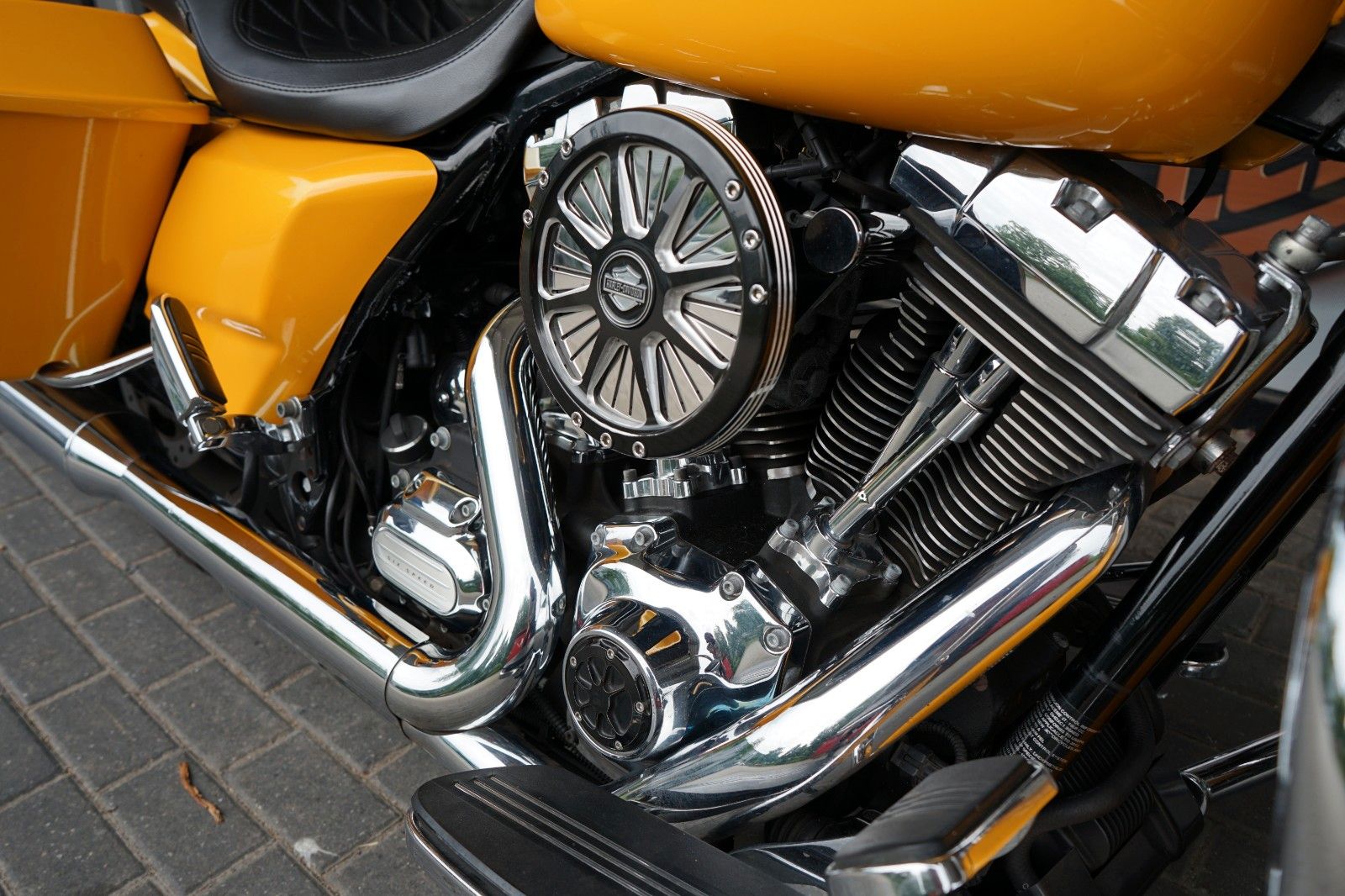 Fahrzeugabbildung Harley-Davidson Street Glide 103 - Jekill & Hyde - Garmin
