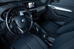 BMW X1 xDrive 25 d Advantage*M-Fahrwerk*Navi*PDC*19"