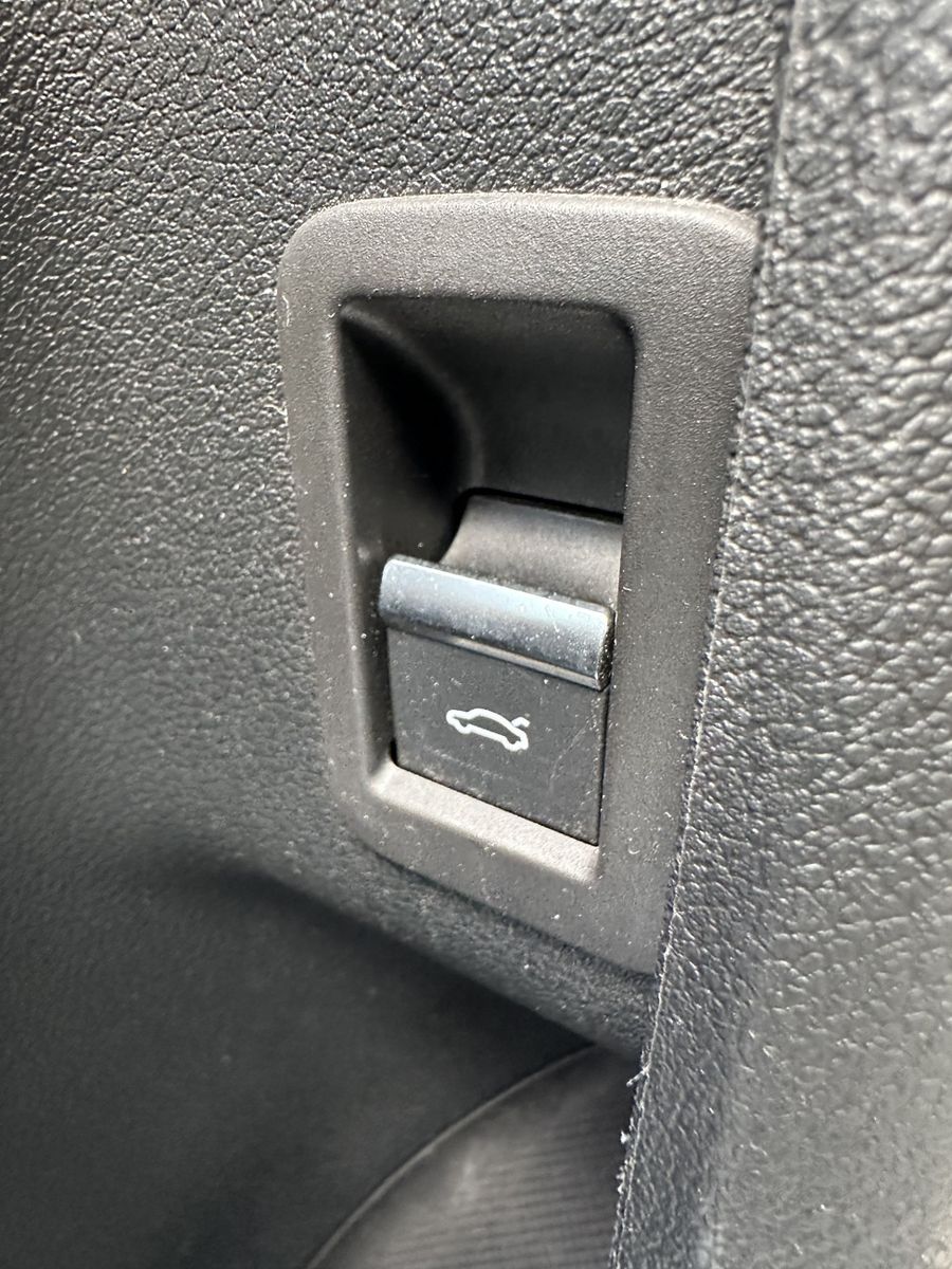 Fahrzeugabbildung Audi A4 Avant 45 TFSI Qu S-Line Black NAV+MATRIX+ACC