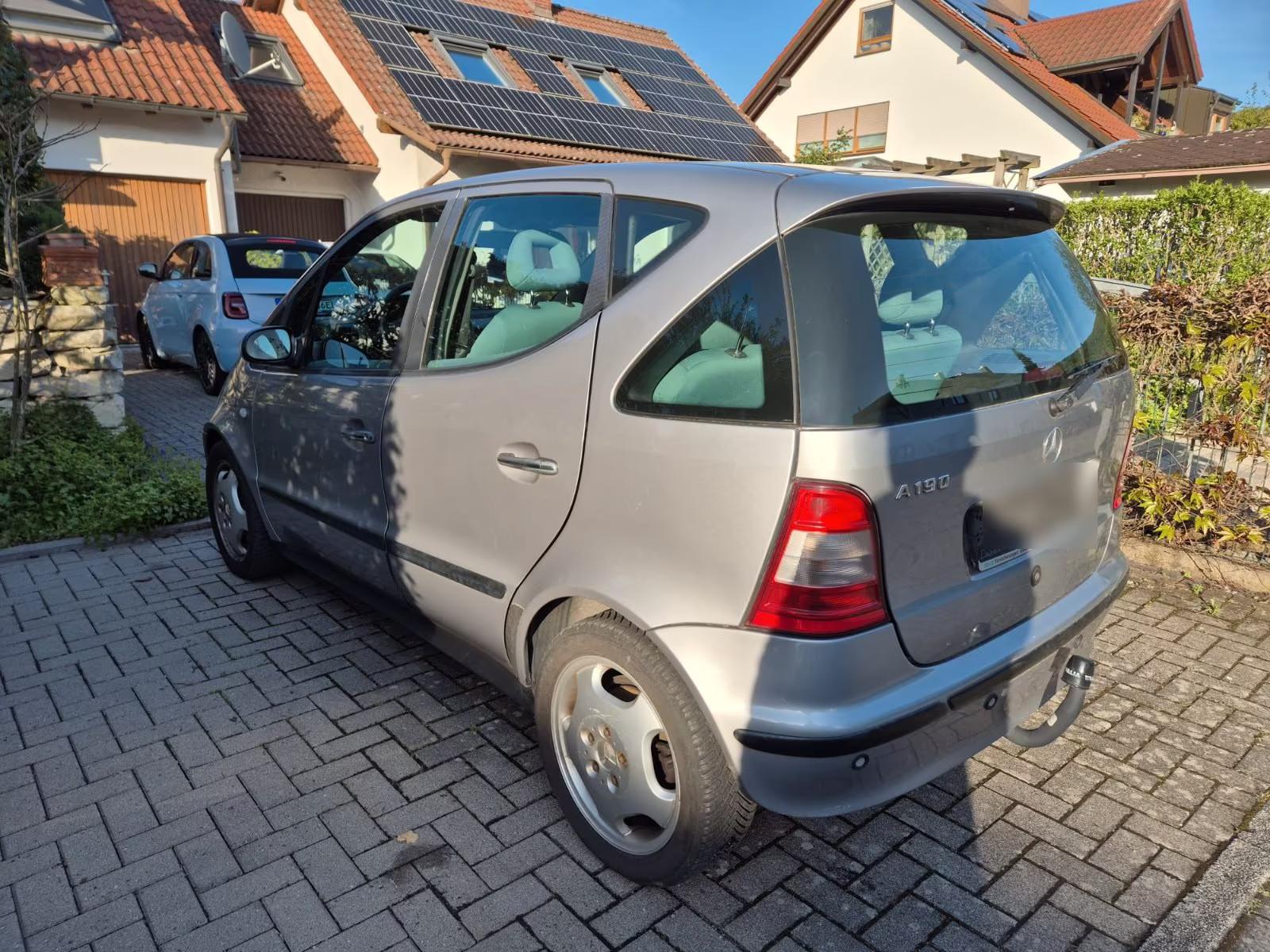 Mercedes-Benz A 190 ELEGANCE AHK