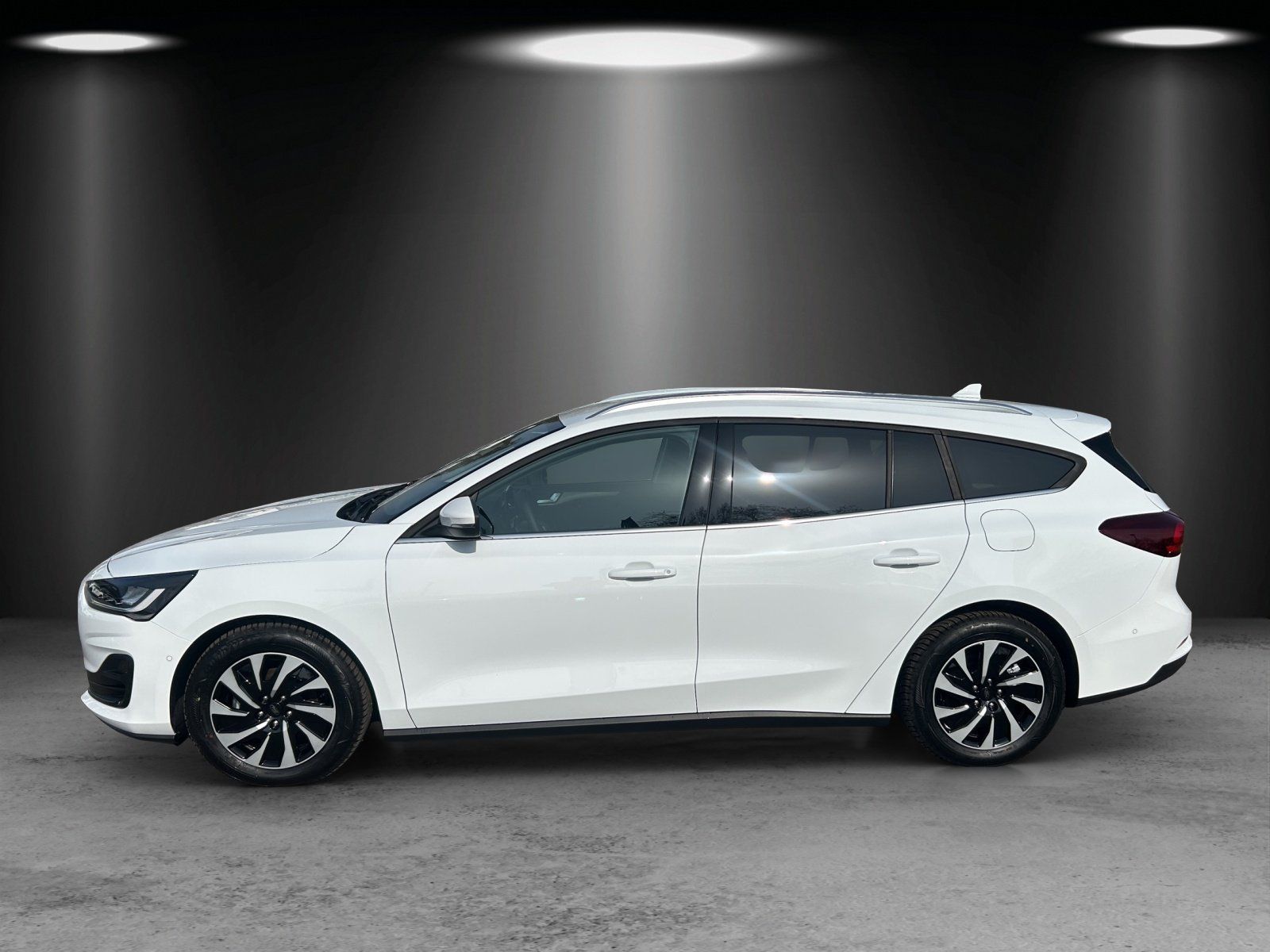 Fahrzeugabbildung Ford Focus Turnier 1,5 DSL Ecoblue  Titanium x Autom.