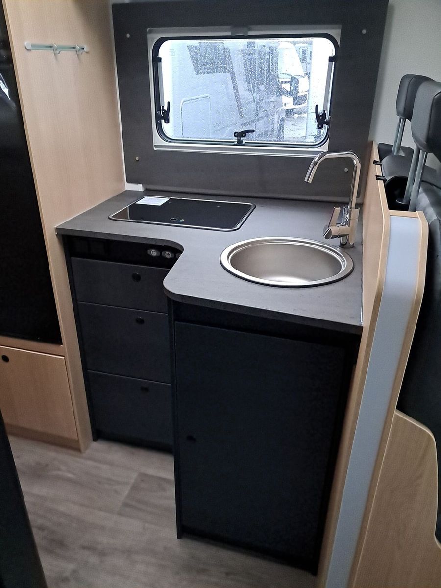 Fahrzeugabbildung Sunlight Adventure T 67 Automatik, Dörr Edition, TV