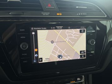 Volkswagen Touran 2.0 TDI DSG LED NAVI ACC 7SITZE AHK