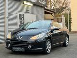 Peugeot 307 CC 2.0 Cabrio Tendance Automatik *LEDER*PDC* - Peugeot 307 in Solingen