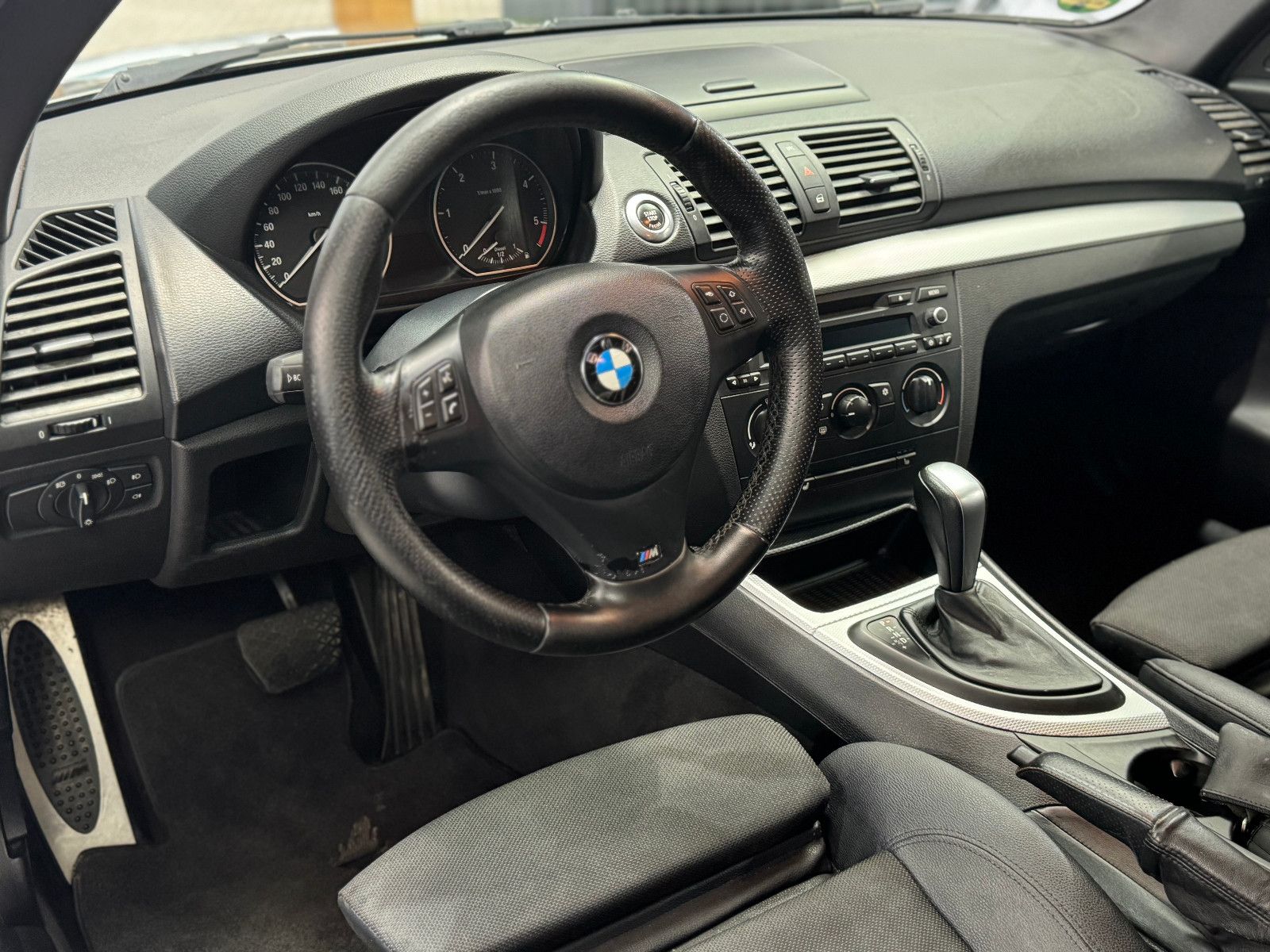 Fahrzeugabbildung BMW 123d Coupe|M-PAKET|AUTOMATIK|XENON|HIFI