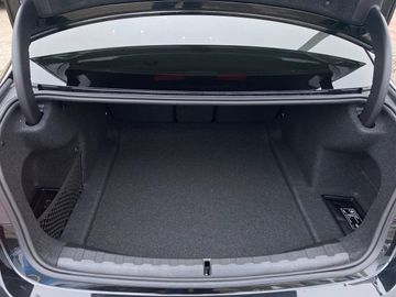 BMW 330d xDrive Limousine M Sportpaket HK HiFi DAB