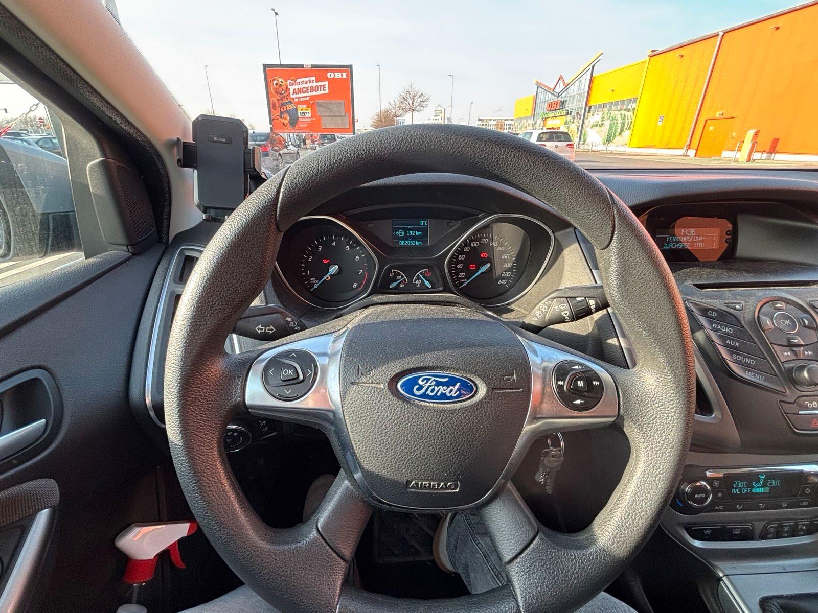 Ford Focus 2014 — photo 11