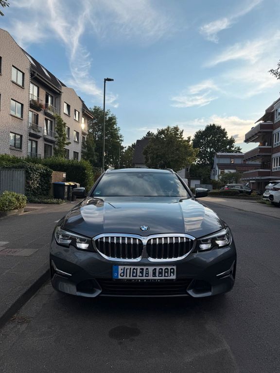 Image of BMW 320