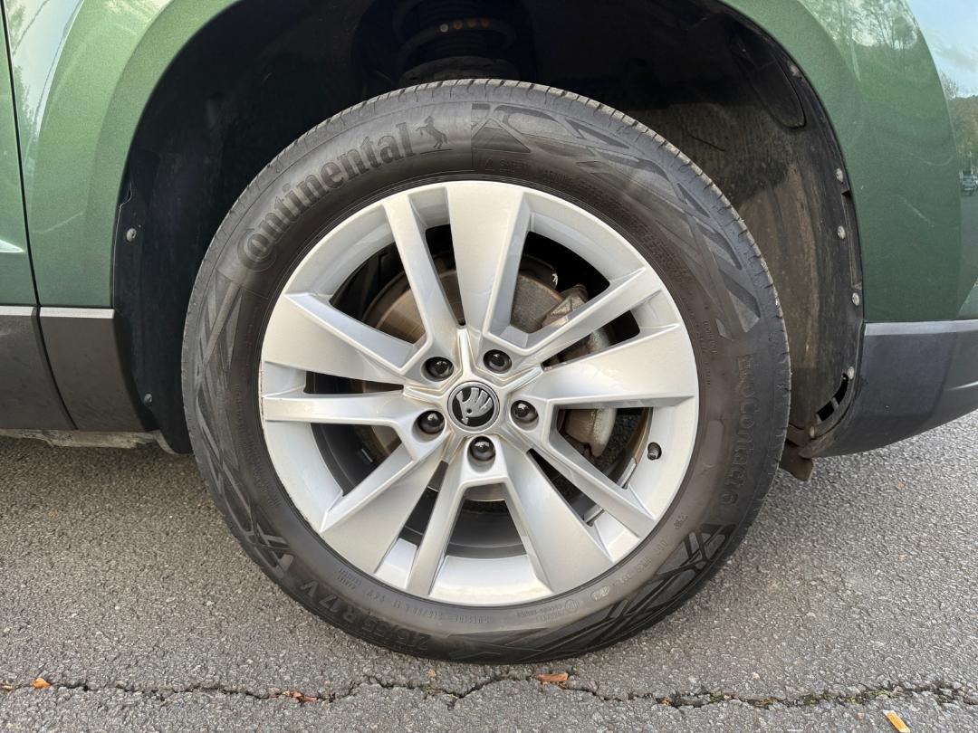 Karoq 1,5 TSI Clever Kamera Navi AHK LED Pano