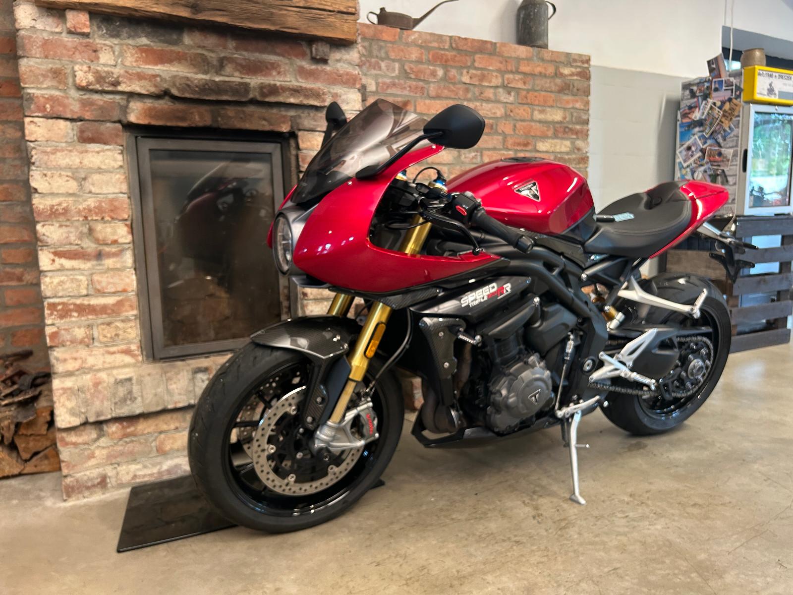 Triumph Speed Triple 1200RR