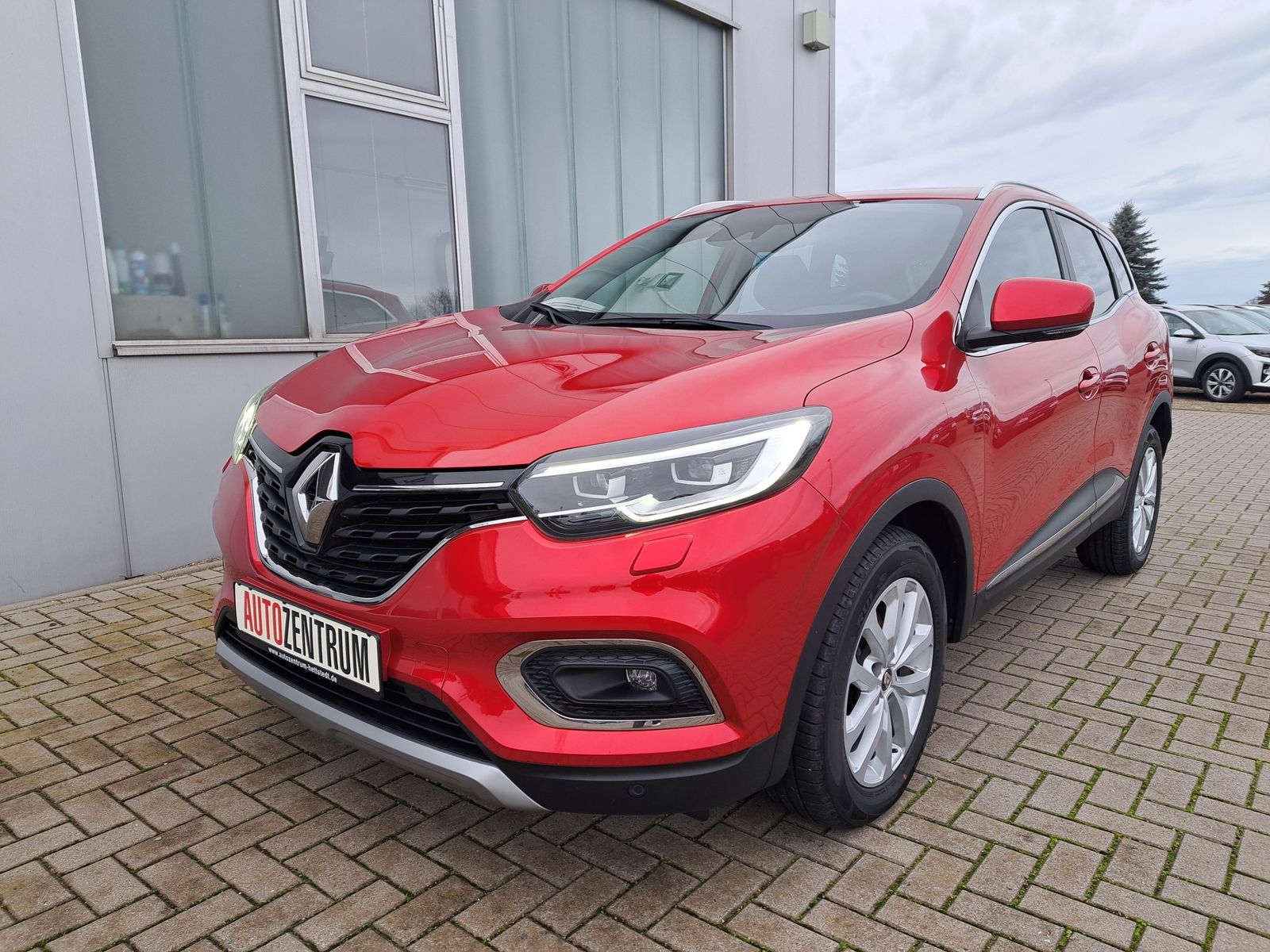 Fahrzeugabbildung Renault Kadjar Limited DeLuxe TCe 140 AUTOMATIK LED NAVI