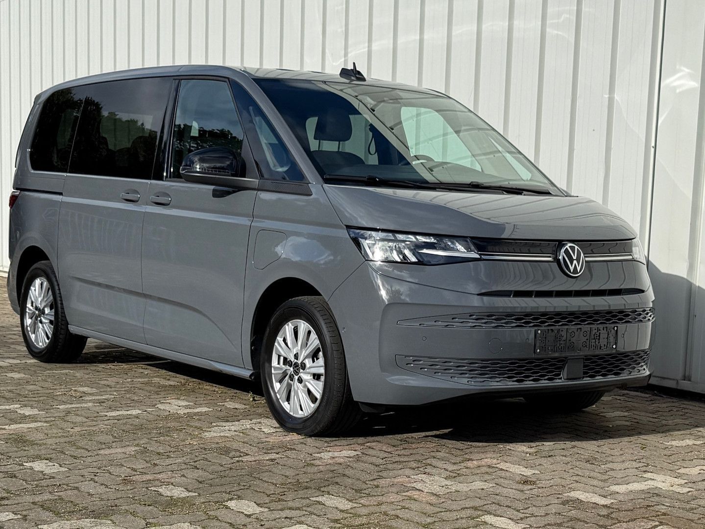 Volkswagen T7 Multivan 1.5 eHybrid Life 4Motion imagem 2