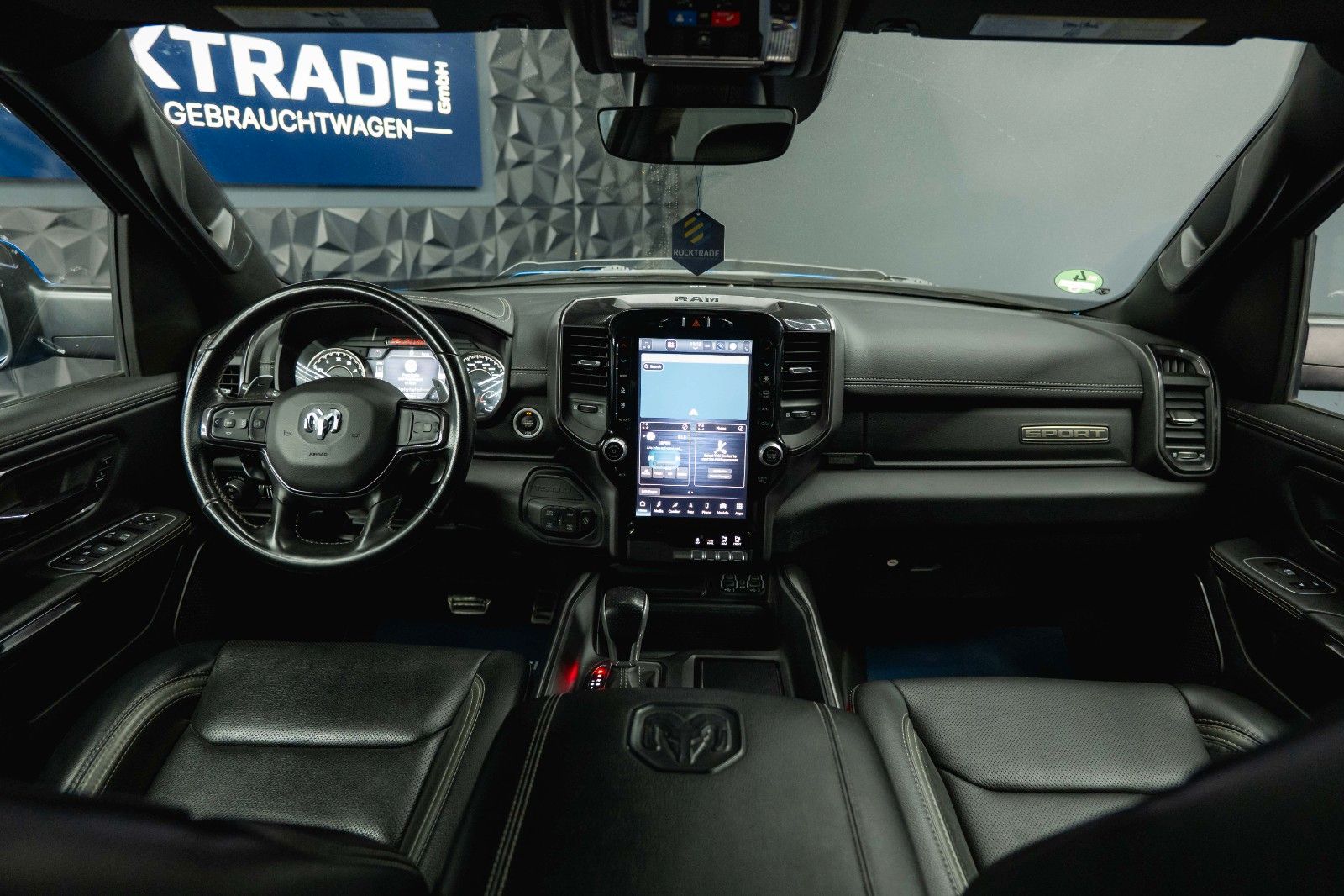 Fahrzeugabbildung Dodge RAM 5.7 V8 HEMI 4x4 NIGHT GT SPORT Night-Paket