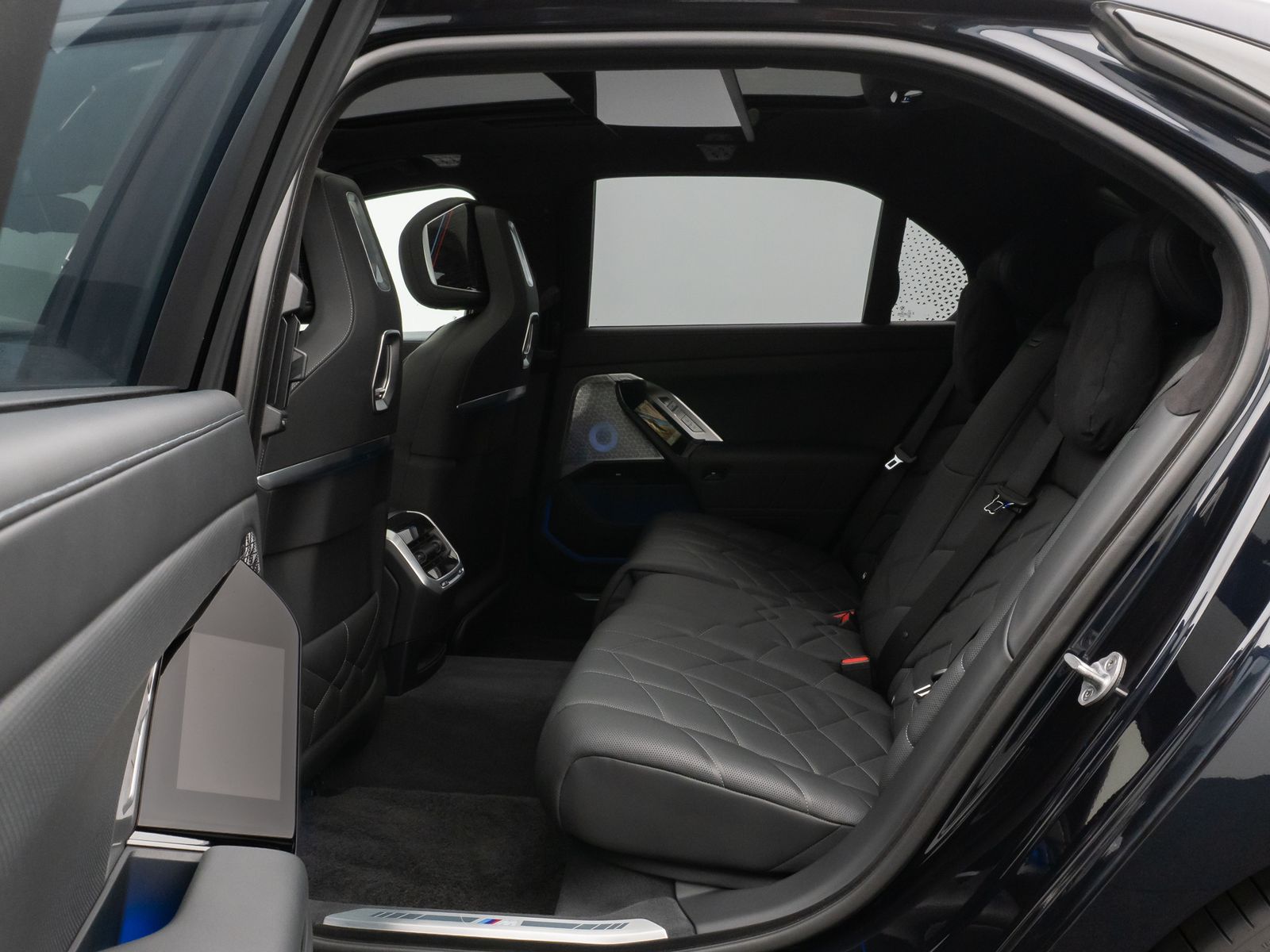 Fahrzeugabbildung BMW i7 xD60 M Sport 360°Pano B&W FondEnt SoftCL VOLL