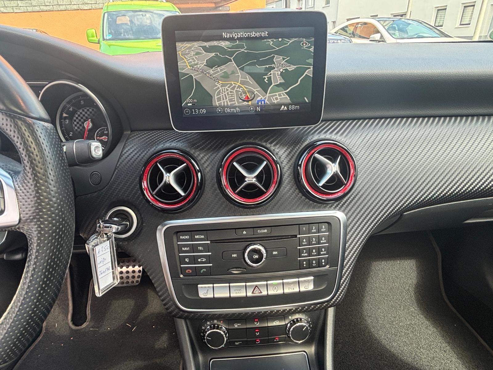 Mercedes-Benz A 250 AMG Sportpaket Panorama Night Paket