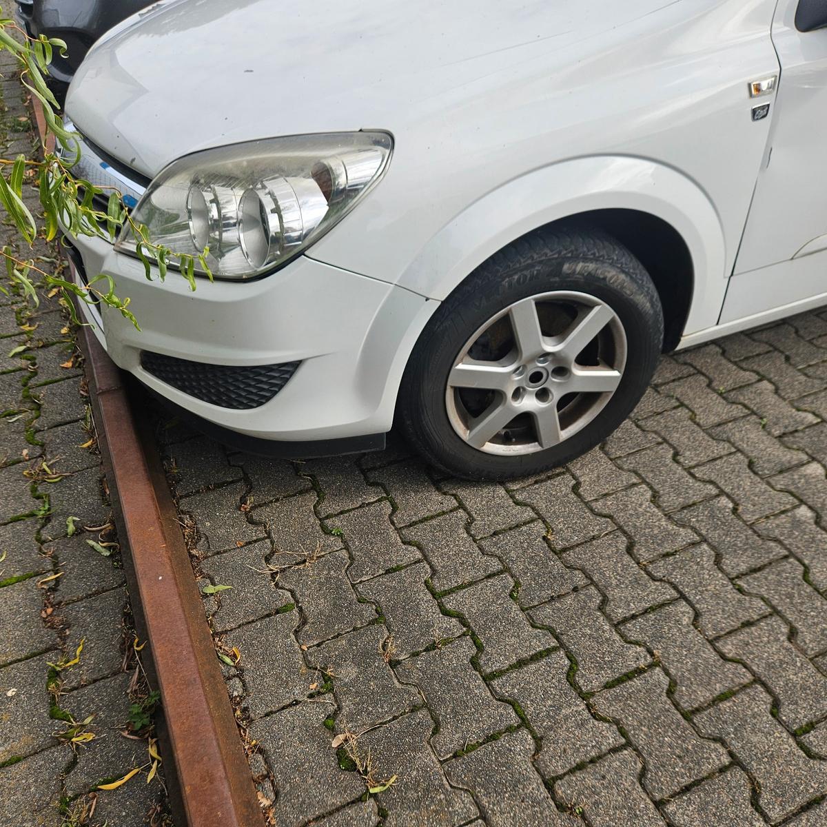 Opel Astra 2009 — photo 7
