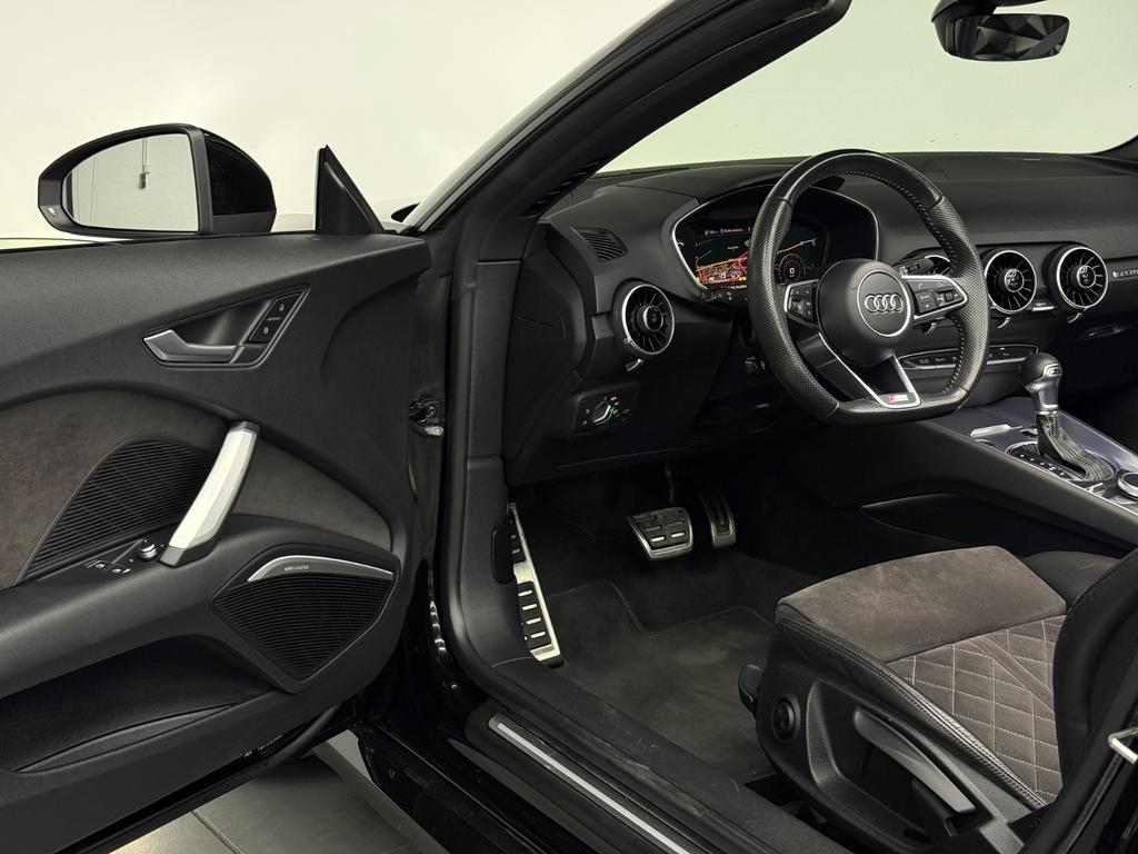 Audi TT Roadster 2.0 TFSI quattro S Line, Foto 33 von 49