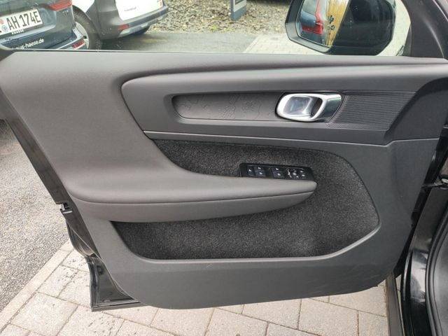 VOLVO XC 40 (Bild 11 von Array)