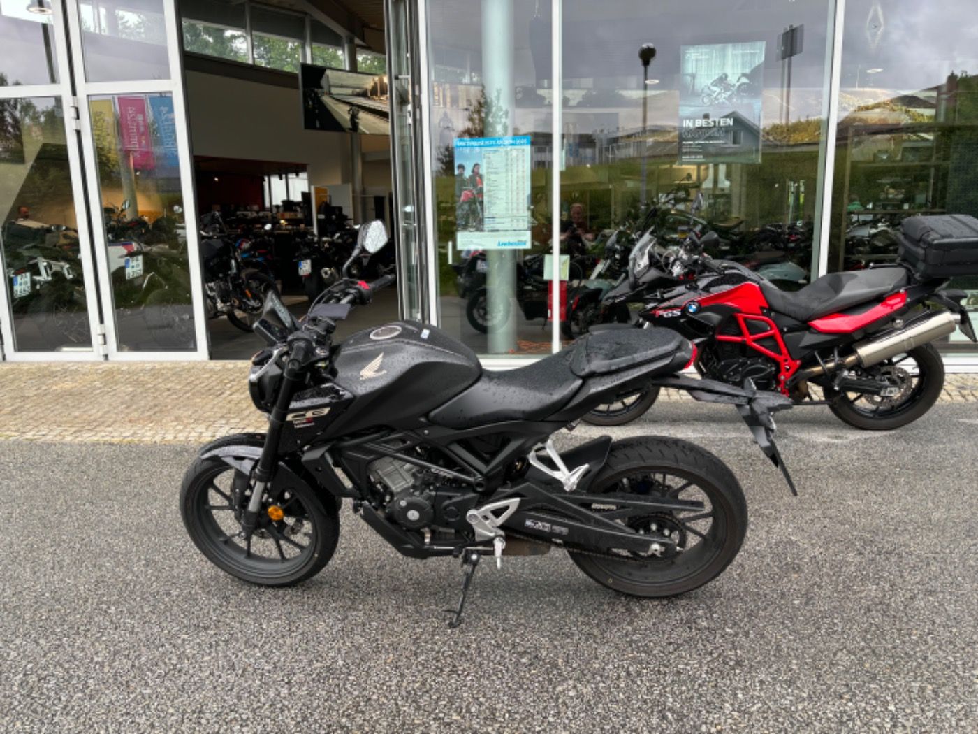 Fahrzeugabbildung Honda CB 125 R 2025
