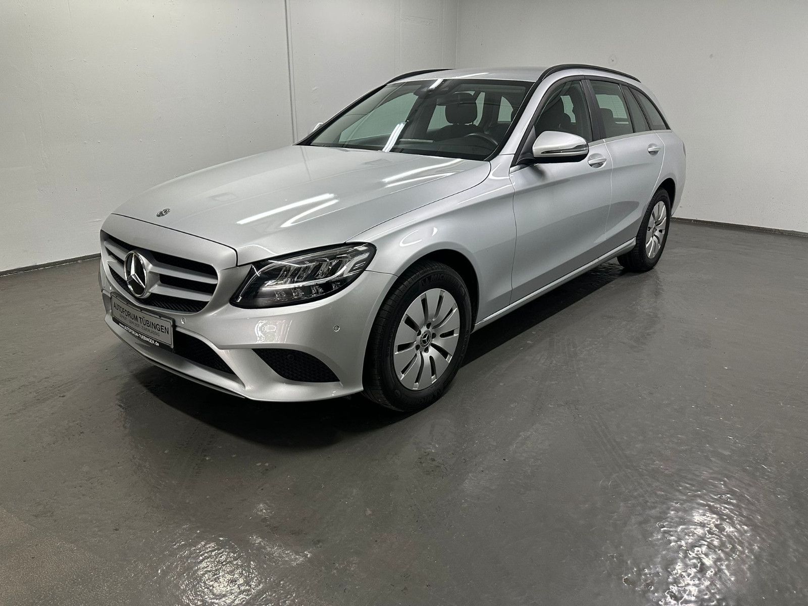 Fahrzeugabbildung Mercedes-Benz C 200 d T*DISTRO*AHK*SPUR*CARPLAY*SH*NAVI*