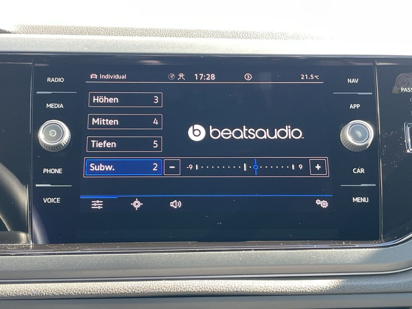 Polo 1.0 TSI DSG R-Line Matrix/beats/ACC/App-Con