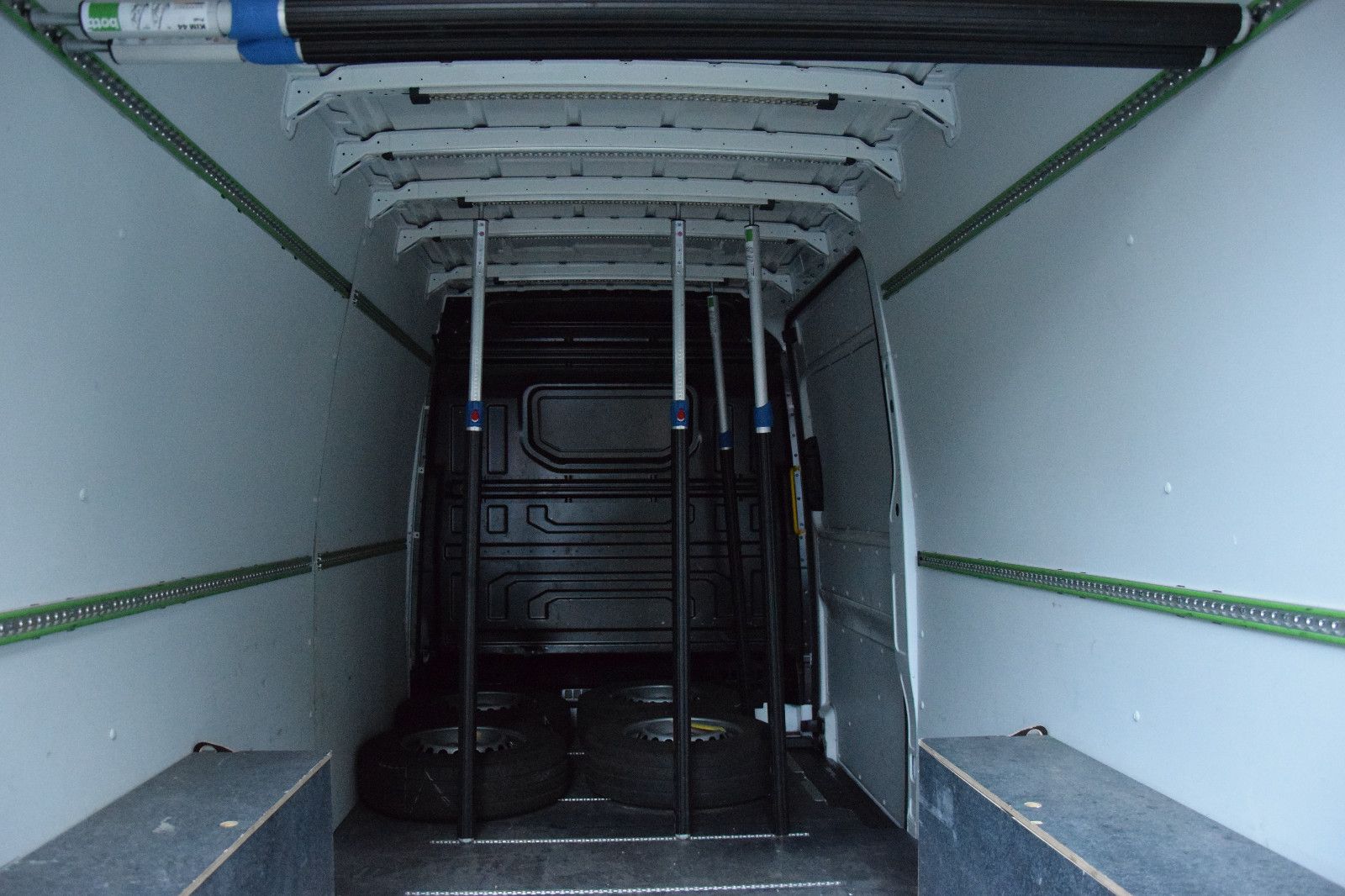 Fahrzeugabbildung Volkswagen Crafter Kasten 35 lang Hochdach FWD LED Navi Atm