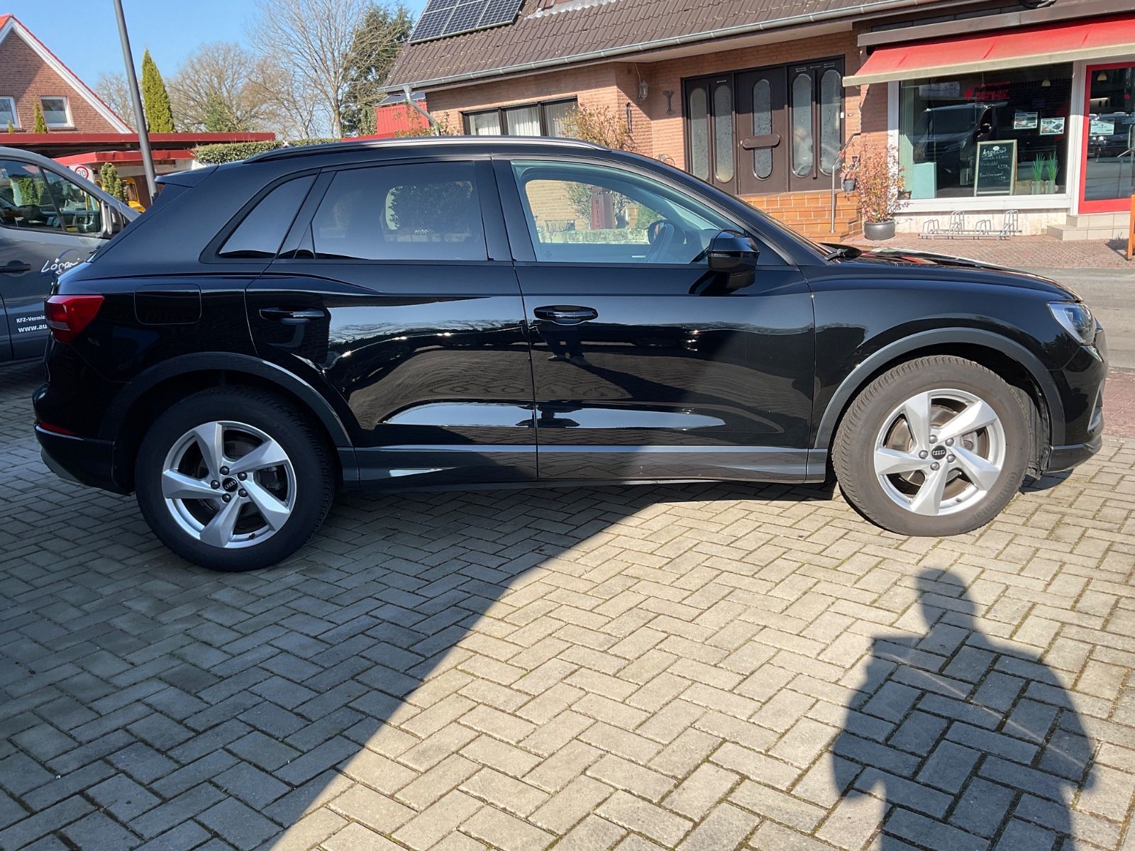 Fahrzeugabbildung Audi Q3 35 TFSI S tronic,Panorama,LED,Carplay,Navi