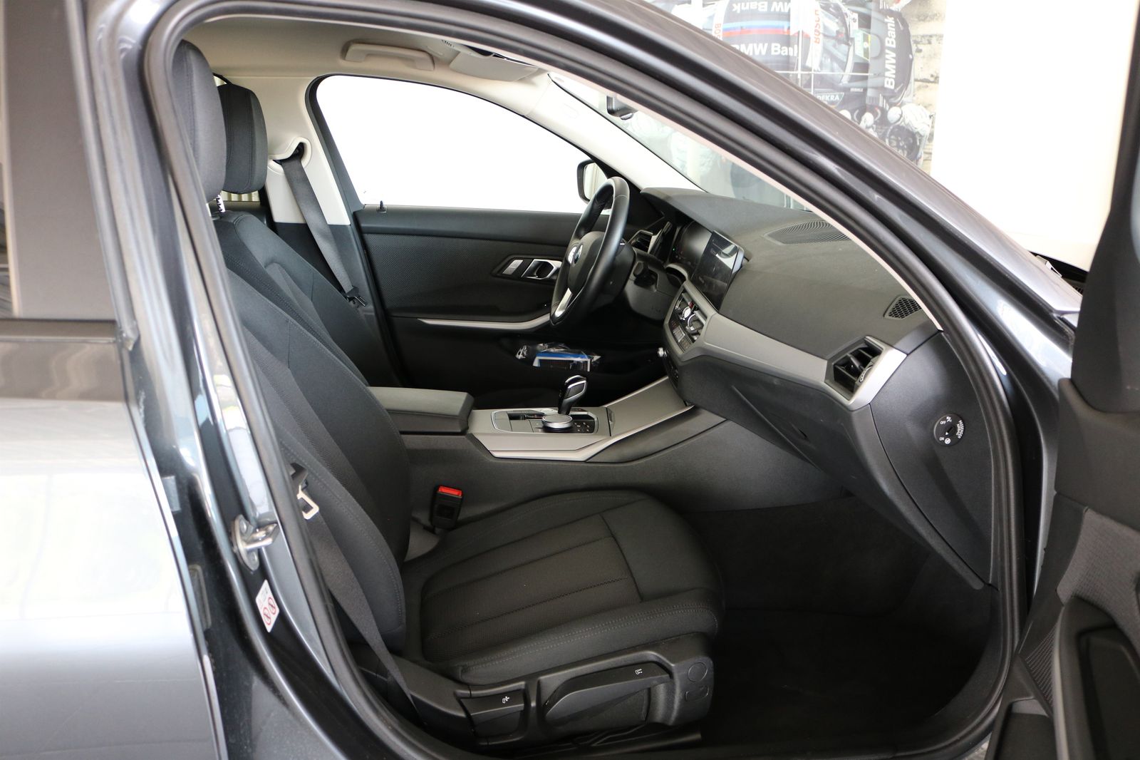 BMW 320i Touring, Live Cockpit, Driving,-u. Parking  foto 8