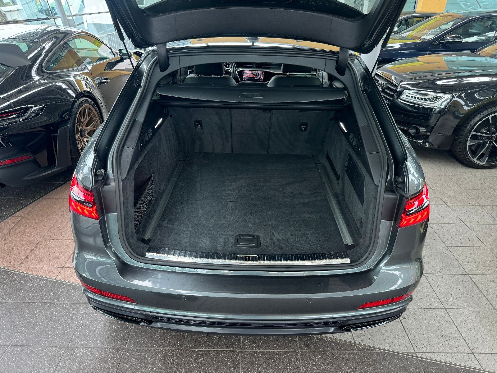 Audi A6 Avant 45 TDI quattro 2x S line Matrix 360° 20 foto 9