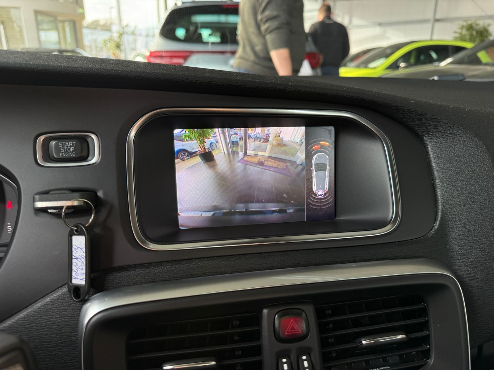 Fahrzeugabbildung Volvo V40 T3 Momentum RFK LED NAVI