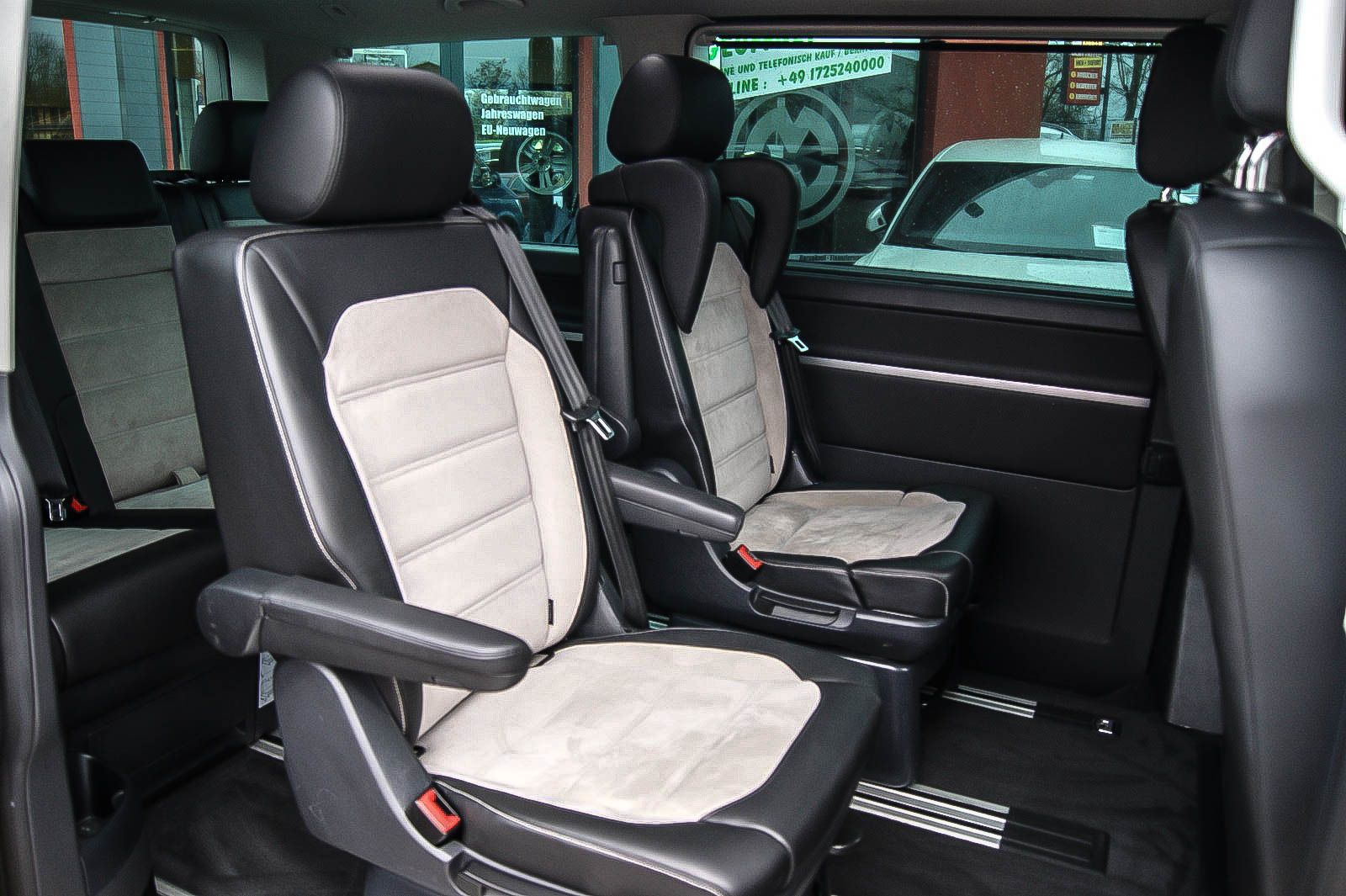Fahrzeugabbildung Volkswagen T6 Multivan 2.0 TDI DSG Highline LEDER NAVI ACC