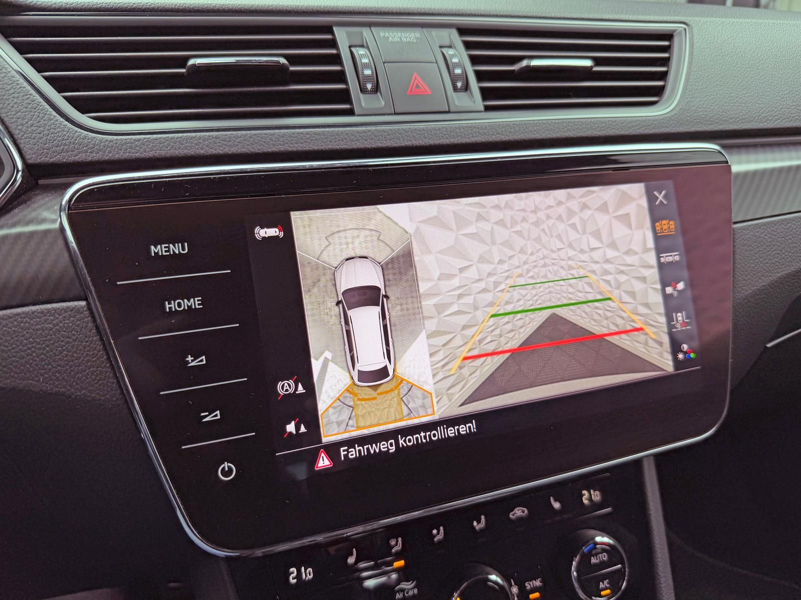 Fahrzeugabbildung SKODA SPORTLINE 2.0 TSI/BLACK/PANO/DCC/CANTON/360°/DAB