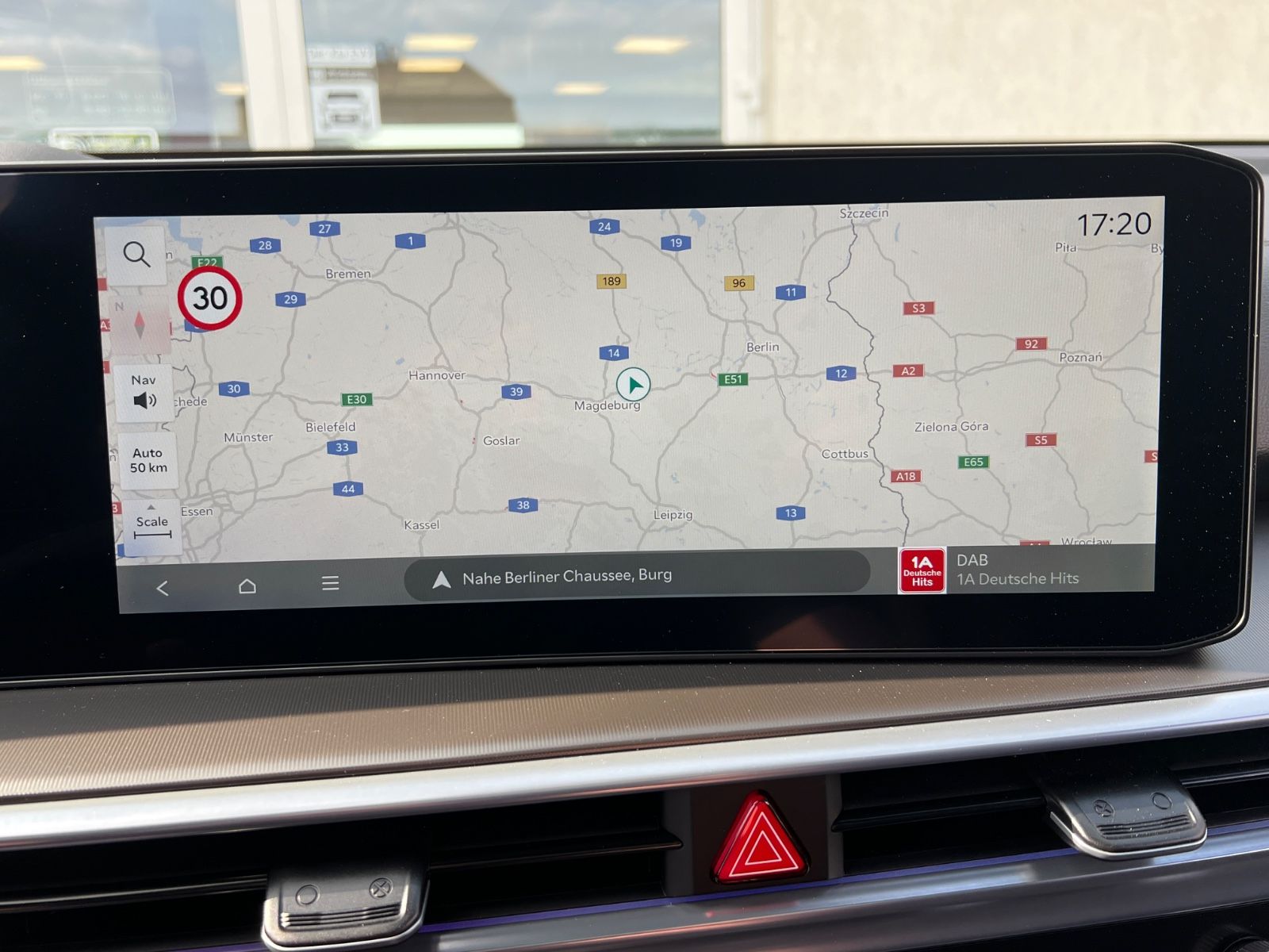 Fahrzeugabbildung Kia SORENTO PE 1.6T PHEV AWD PLAT 7S PAN PREMIUM