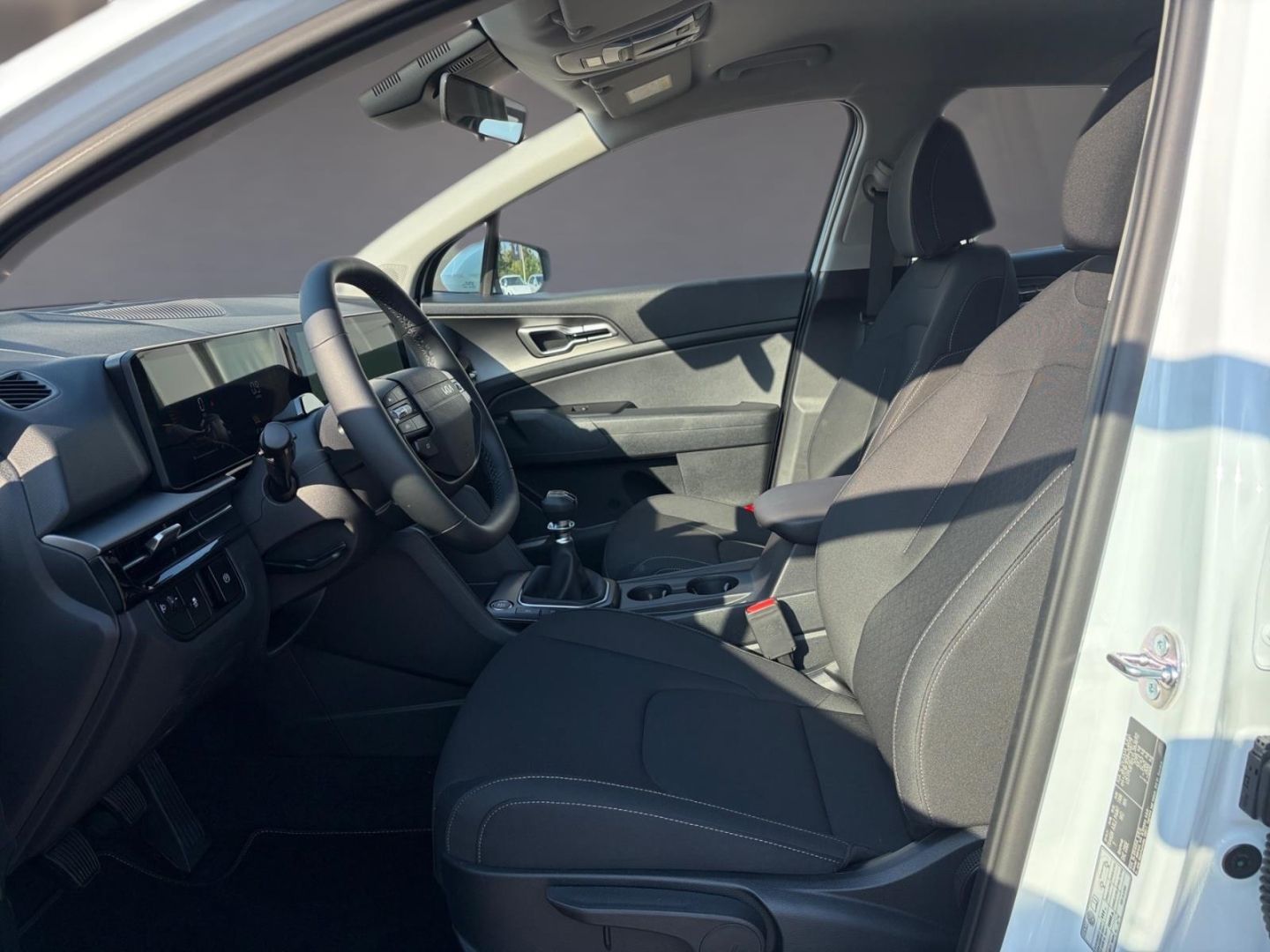 Fahrzeugabbildung Kia Sportage Core 1.6T 2WD Navi Digitales Cockpit LE