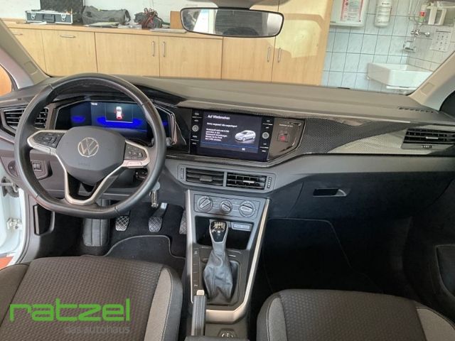 Fahrzeugabbildung Volkswagen Polo VI Life 1.0 TSI OPF 70 kW 5-Gang
