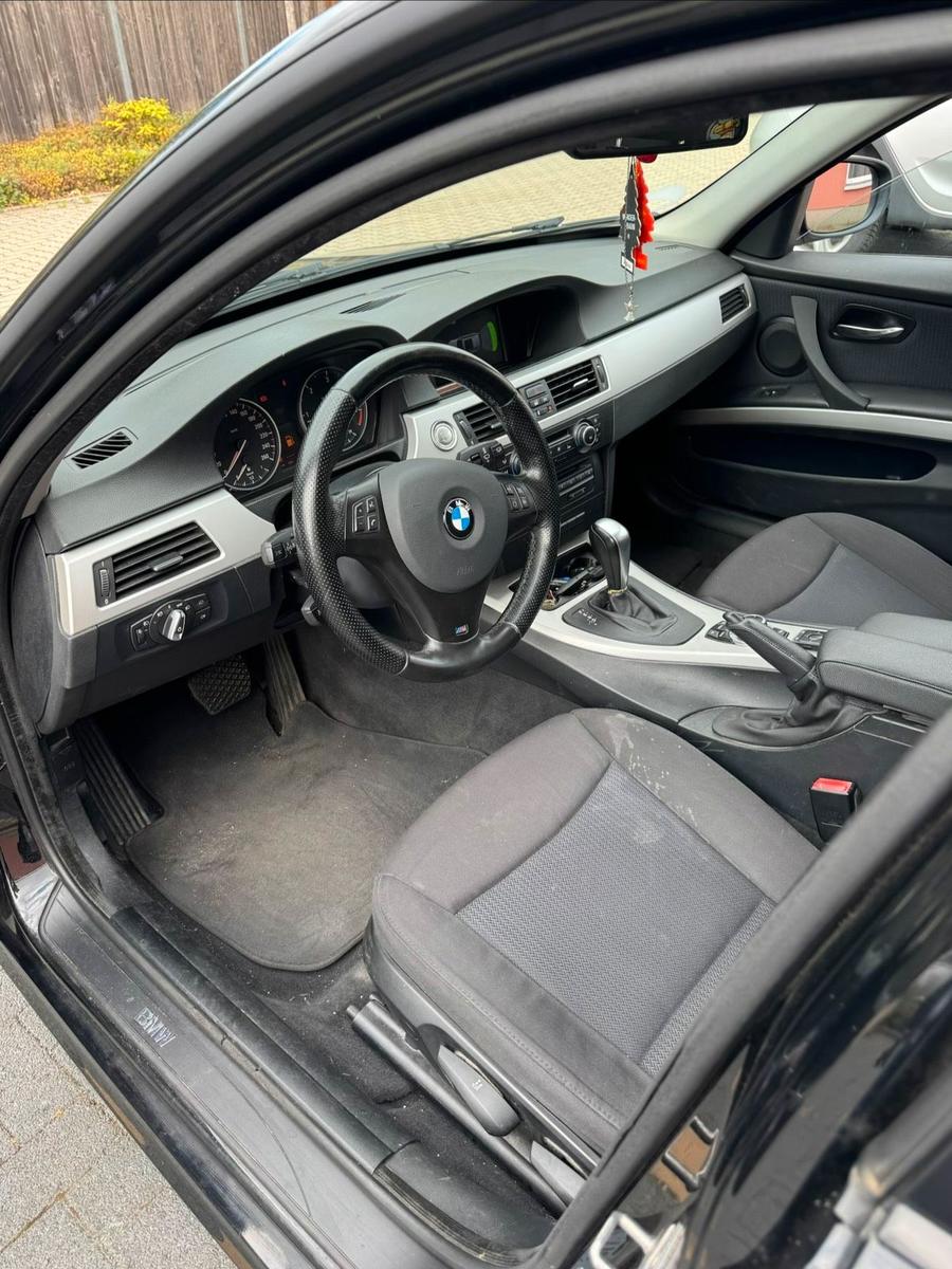 BMW 320 2009 — photo 7