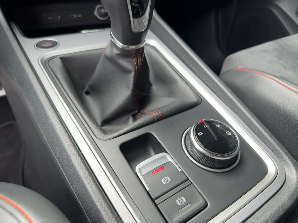 Fahrzeugabbildung SEAT Ateca FR, ACC, AHK, SHZ, RFK, PDC, NAVI, Apple C