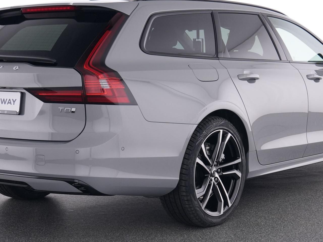 Volvo V90 T8 Recharge UltraDark+Pano+B&W+HUD+ foto 10