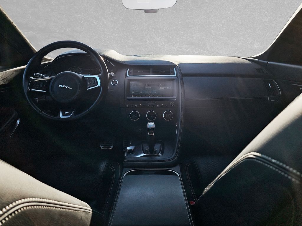 Jaguar E-Pace D180 R-Dynamic SE